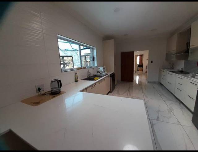 4 BEDROOM HOUSE FOR SALE IN BRACKENHURST